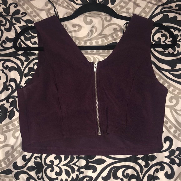 Plum/ purple crop top with back zipper - Picture 2 of 2
